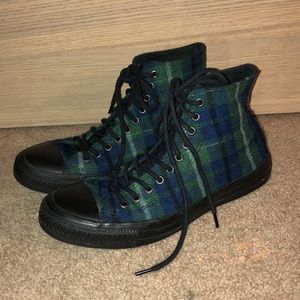 Like-New Plaid Converse